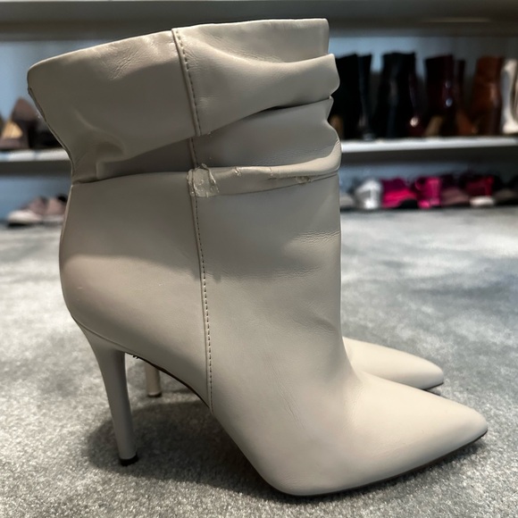 Jessica Simpson white slouch booties 7.5M - Picture 2 of 10